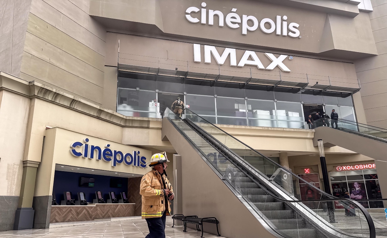 Evacúan Cinépolis de Plaza Río tras conato de incendio en máquina de palomitas