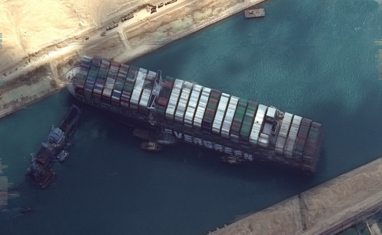 El Canal de Suez, gestiona casi el 10 por ciento del comercio marítimo internacional.