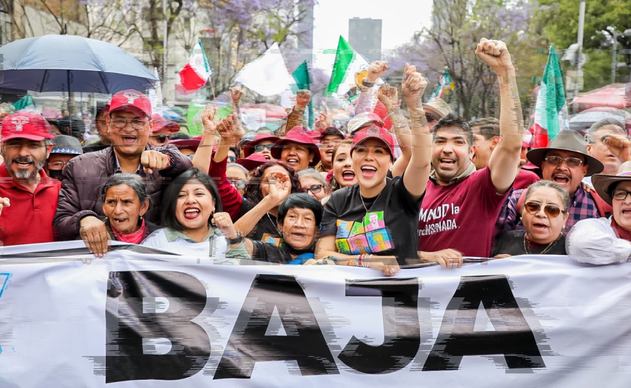 La mandataria estatal asistió la tarde de este sábado 18 de marzo al Zócalo del Centro Histórico de la Ciudad de México.
