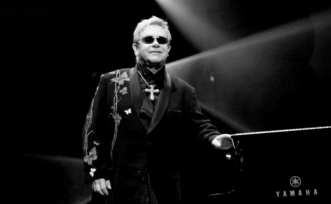 El compositor fue incluido en el Salón de la Fama del Rock and Roll en 1994.
