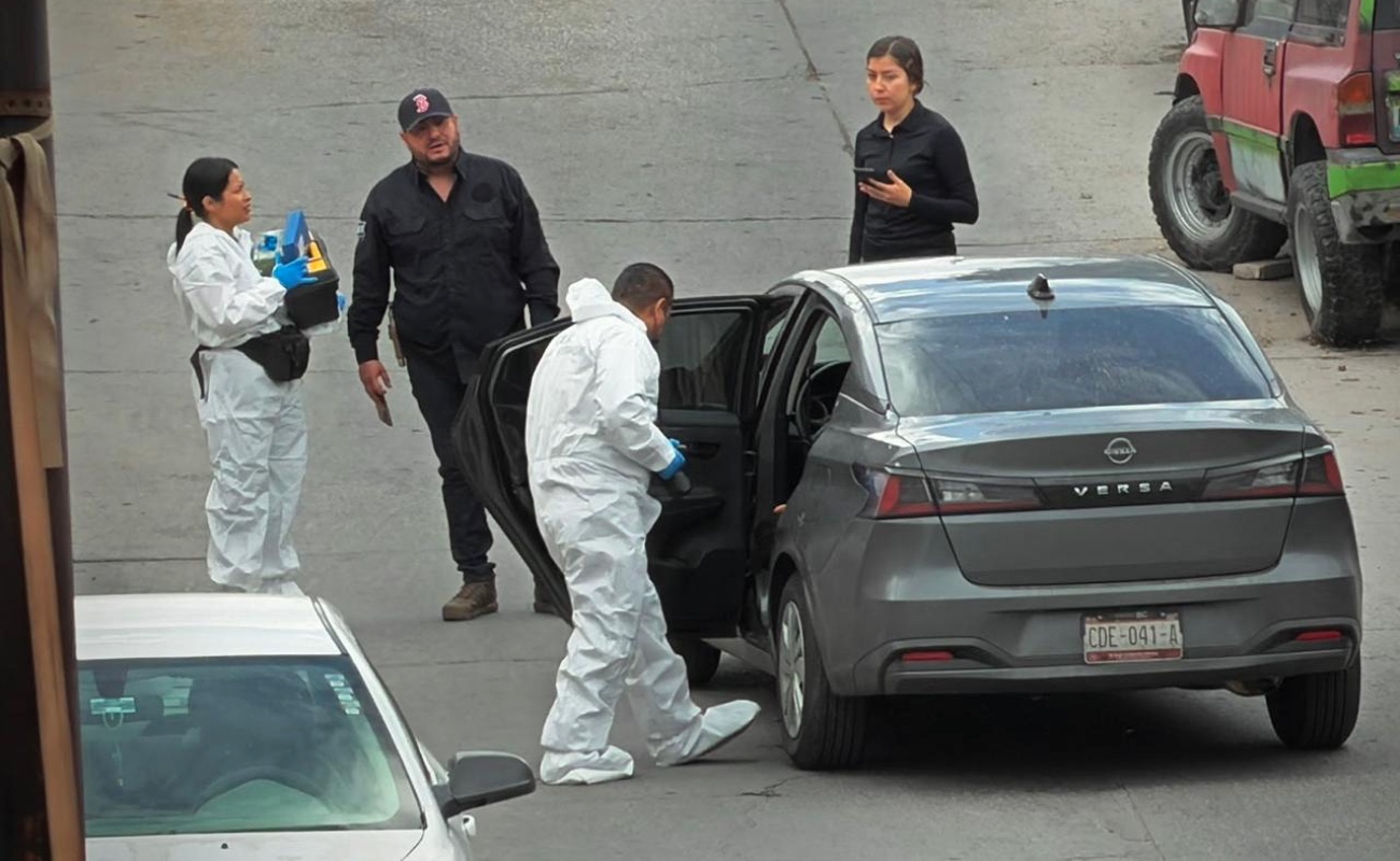 El occiso estaba acompañado de dos sujetos que escaparon de la escena.