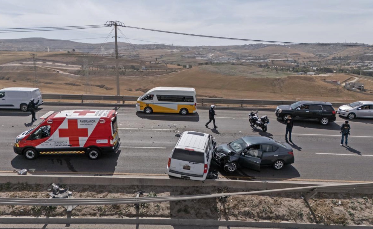 Choque múltiple en la “Cuesta Blanca” deja un hombre lesionado