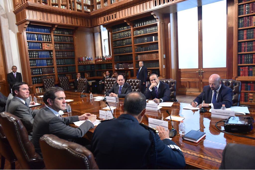 El presidente del Consejo General podrá solicitar a las autoridades los medios de seguridad personas para los candidatos que lo requieran, esto de acuerdo con la Ley General de Instituciones y Procedimientos Electorales.