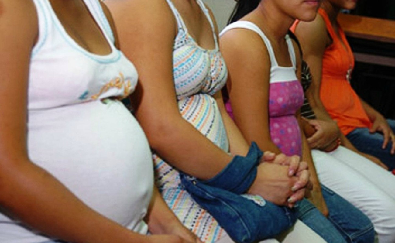 15 por ciento de todos los embarazos ocurre en adolescentes menores de 20 años y 2 millones de niños nacen de madres con edades entre los 15 y 19 años.