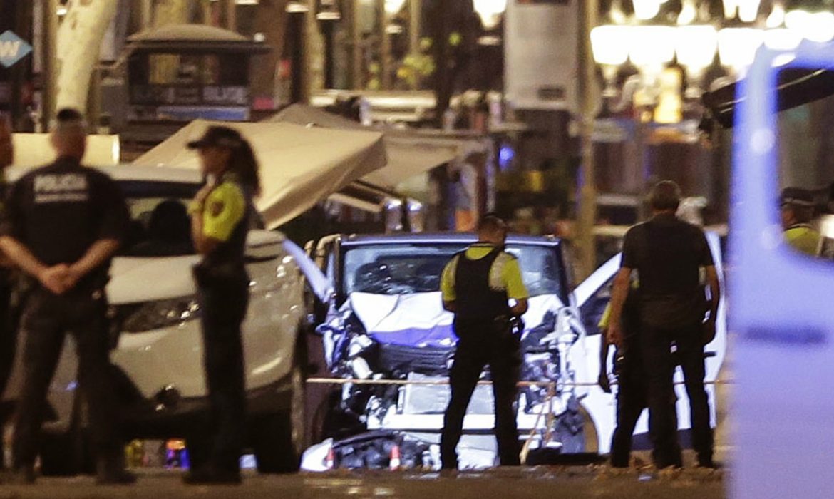 Policía mata a cuatro sospechosos de nuevo ataque en Barcelona