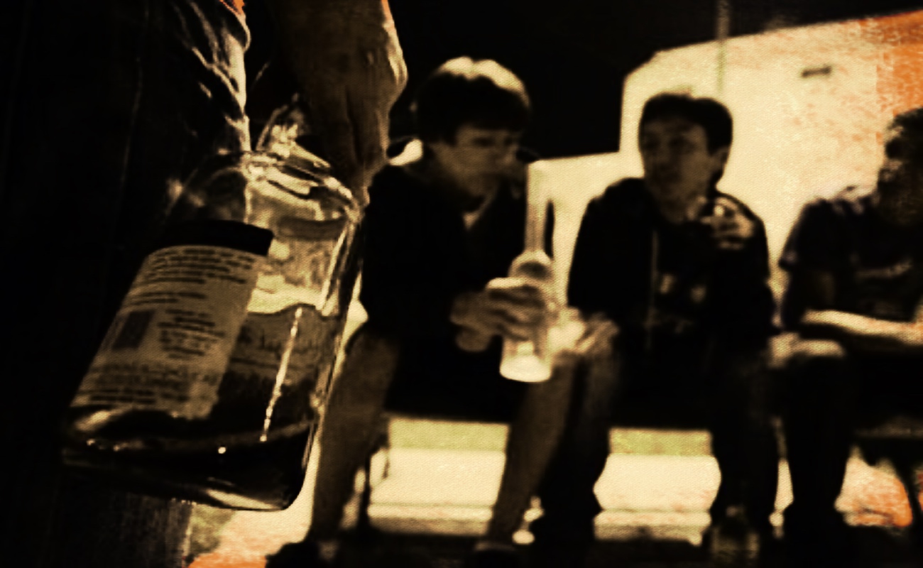 Exponen riesgos del consumo temprano y refuerzan acciones preventivas con aliados comunitarios.