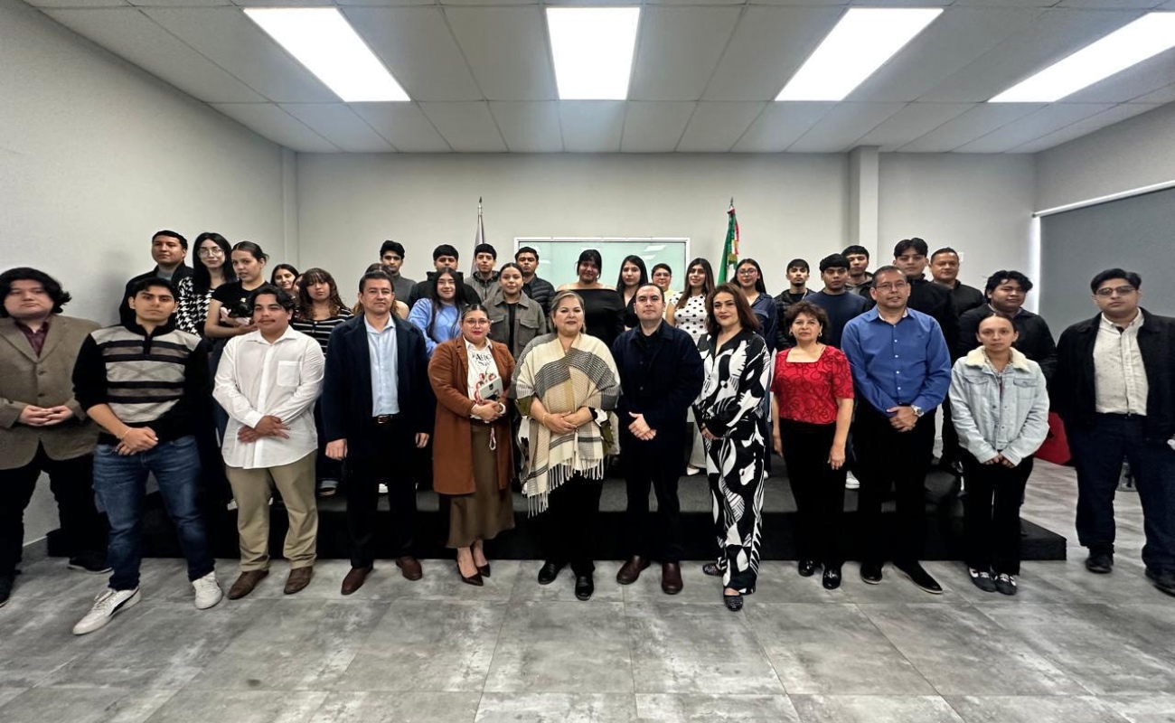 Eva Moreno Guerra, diputada federal con licencia, dialogó con estudiantes sobre la función legislativa, la participación ciudadana y la importancia de fortalecer la familia.