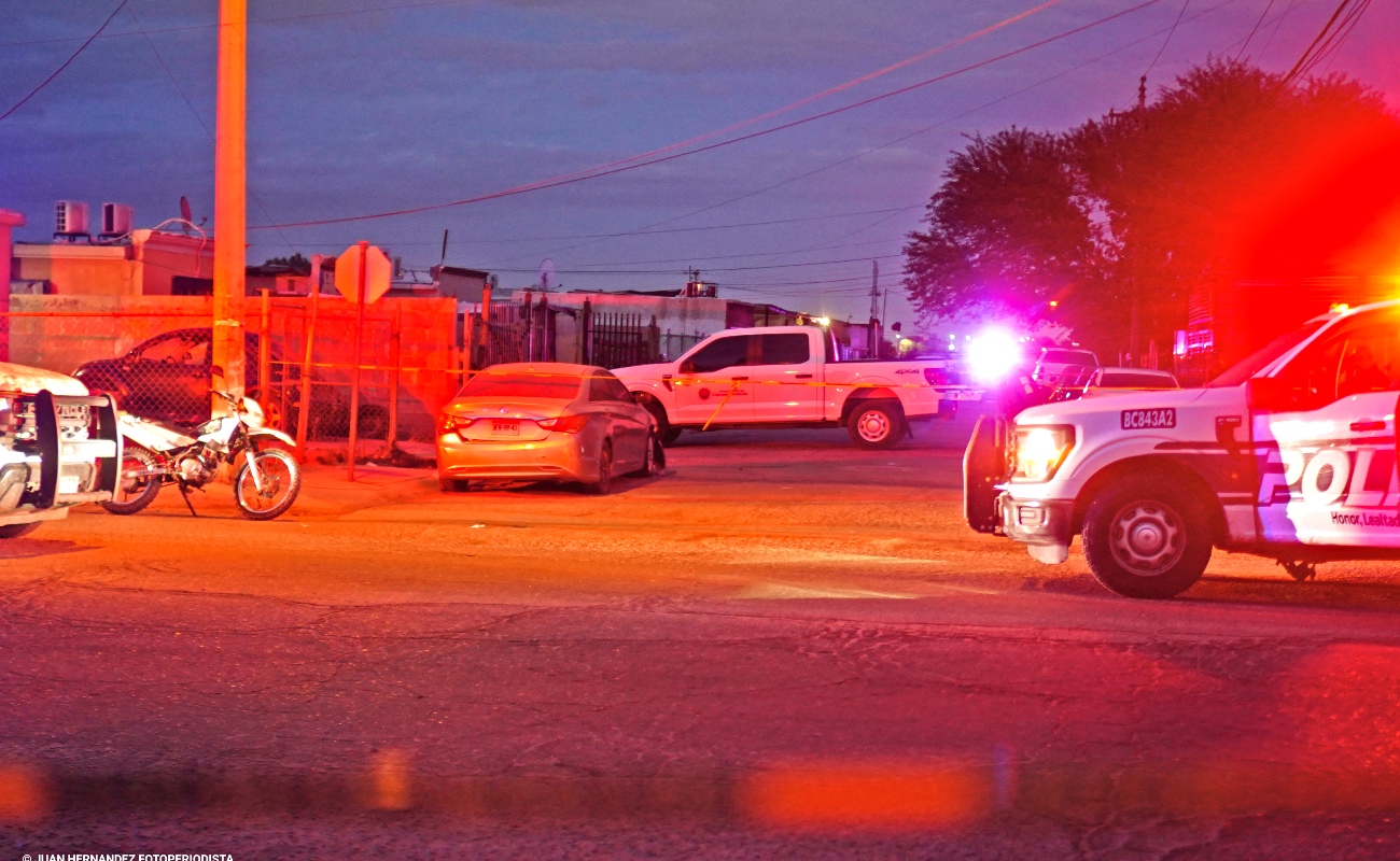 El hombre abatido se atrincheró en una casa.