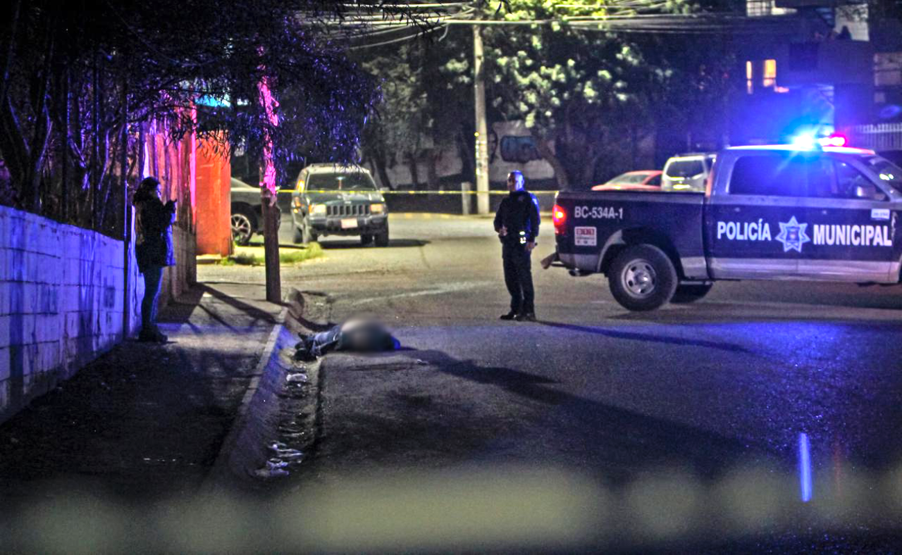 Hombre es asesinado a balazos en Infonavit Presidentes