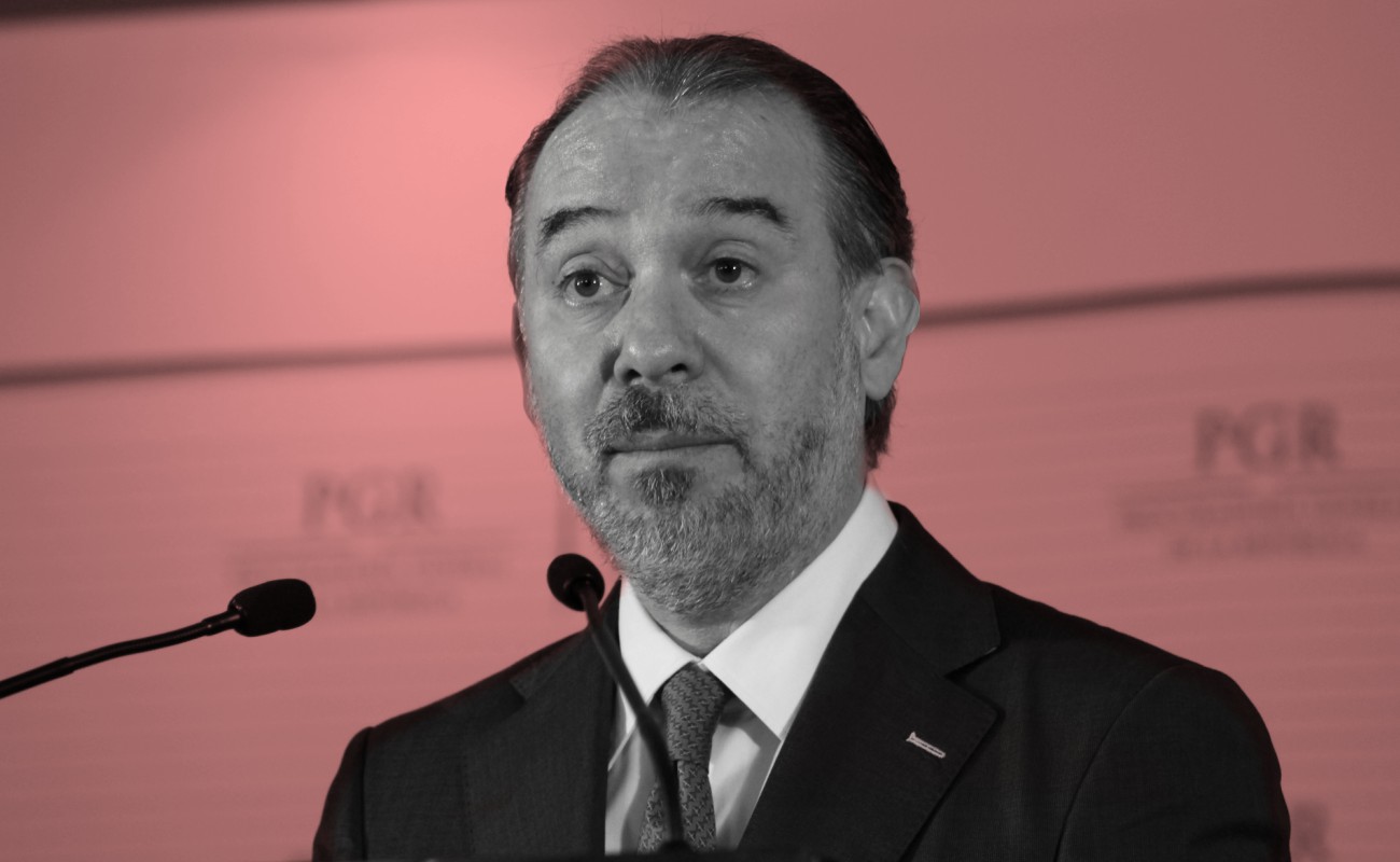 Raúl Cervantes renuncia a la PGR