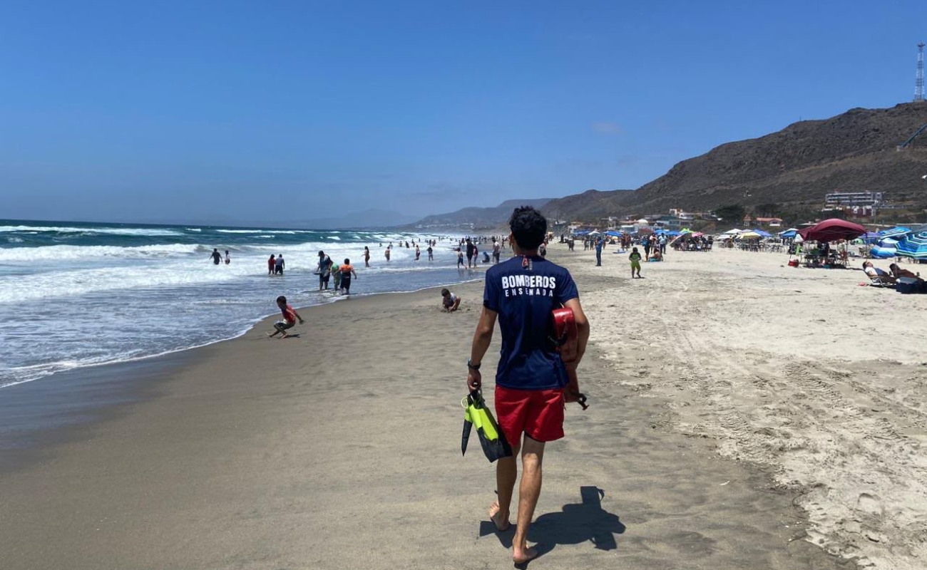 Refuerza Bomberos operativo ante alta afluencia de visitantes en Ensenada