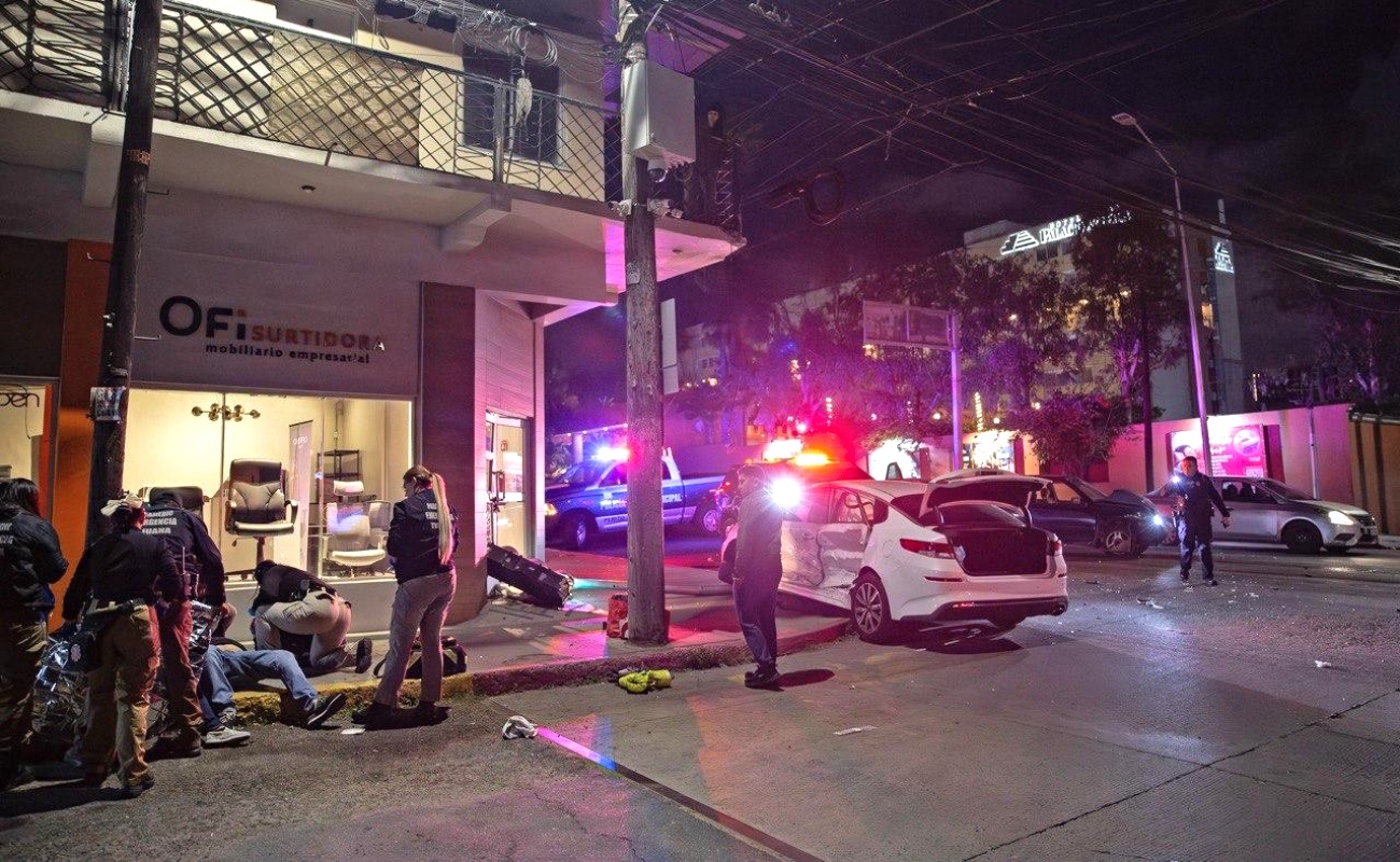 Pareja sufre lesiones leves sin ser hospitalizadas.