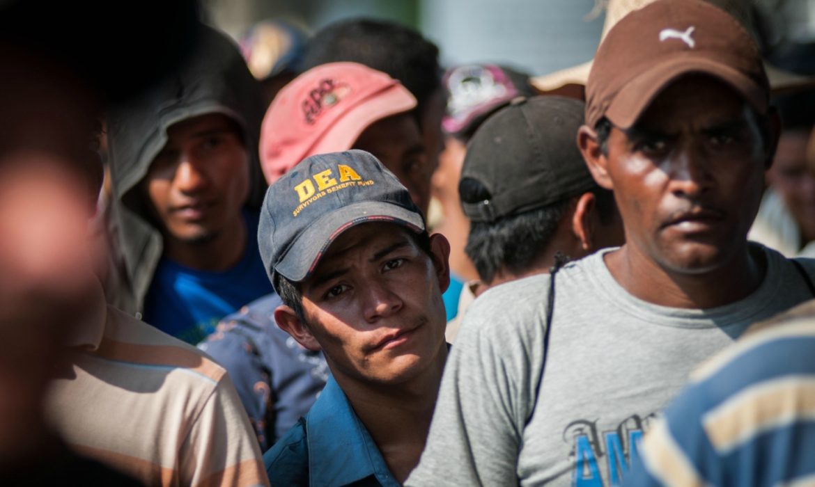 Abandonan a 147 migrantes centroamericanos en Veracruz