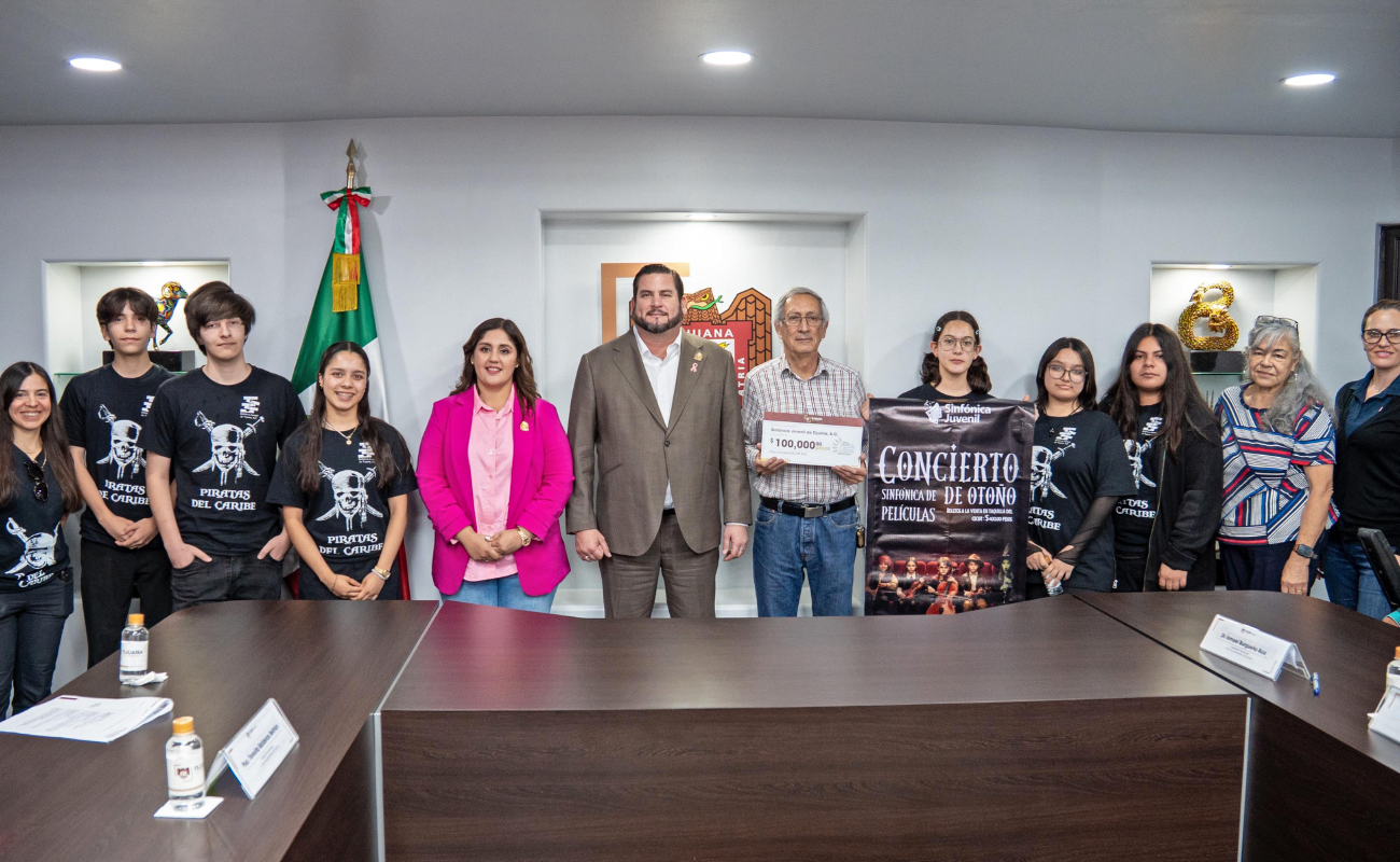 Entrega Ismael Burgueño apoyos a Asociaciones Civiles