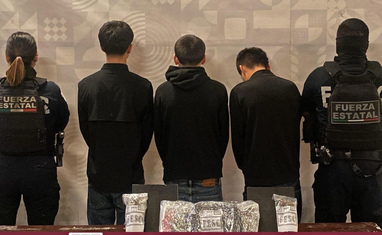Aseguran a tres jóvenes con envoltorios de droga en Tijuana