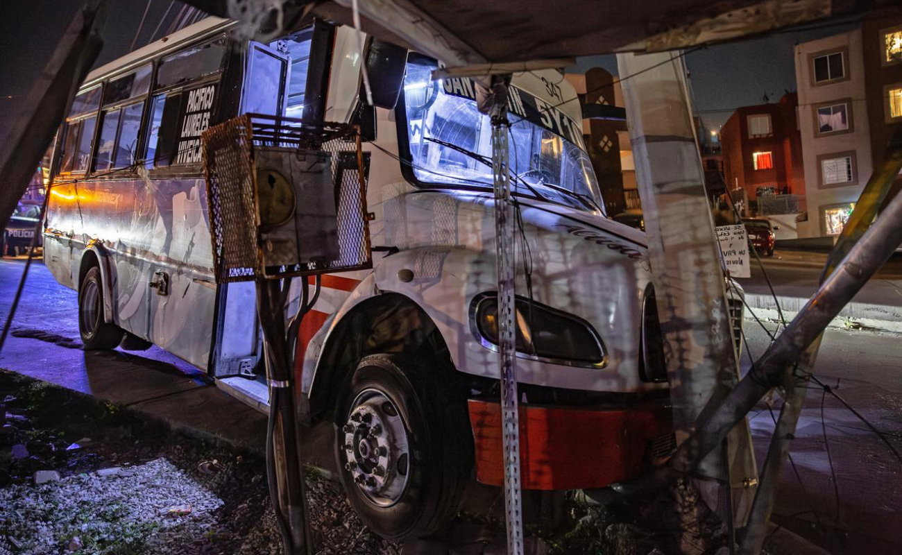 El conductor quedó detenido para investigación.